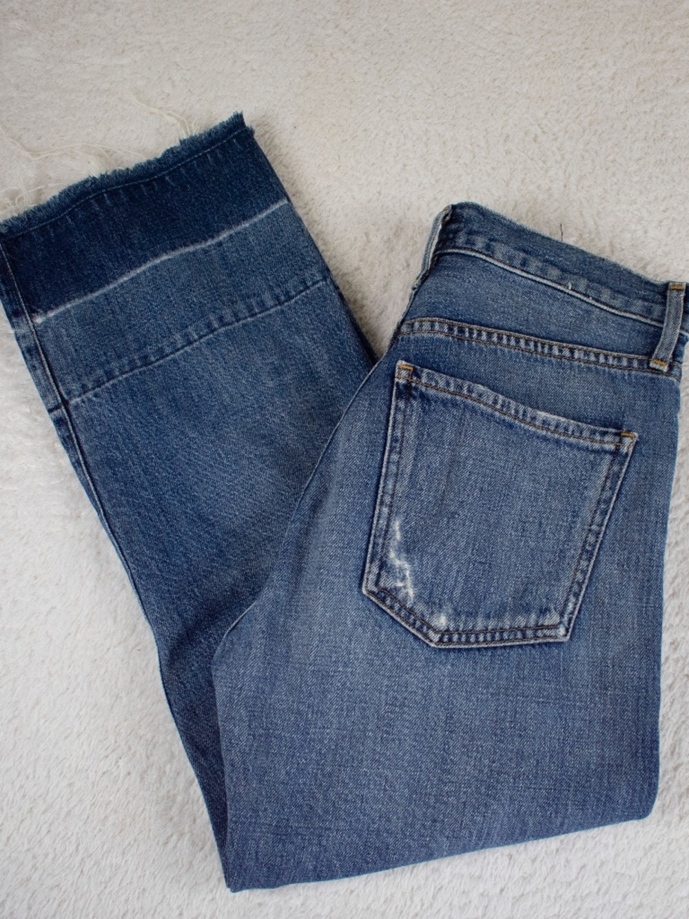 Citizens of Humanity Cora Crop Relaxed Undone Hem Jeans in a vintage blue wash W